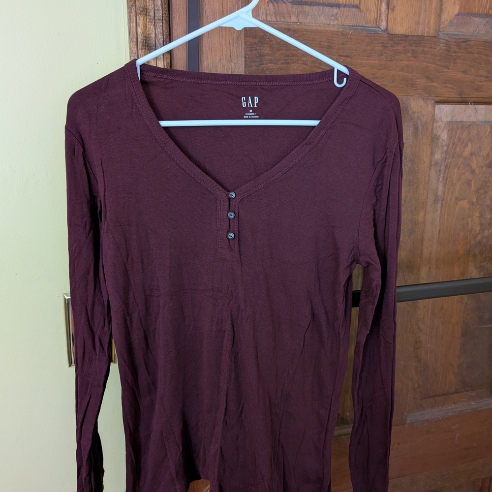 GAP Women's Burgundy Long Sleeve Henley Top